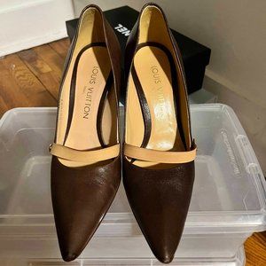 Louis Vuitton Brown pumps